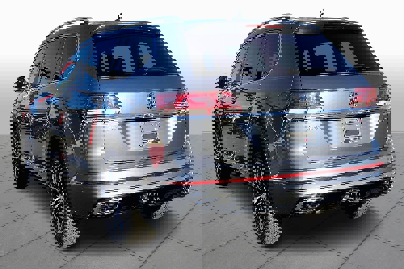 Used 2021 Volkswagen Atlas SEL Premium image 12