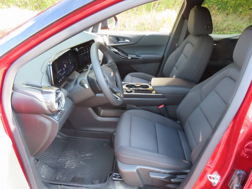 New 2026 Chevrolet Equinox LT w/ LPO, Floor Liner Package image 21