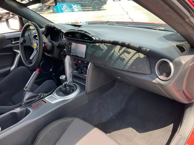 Used 2017 Toyota 86 RWD image 19