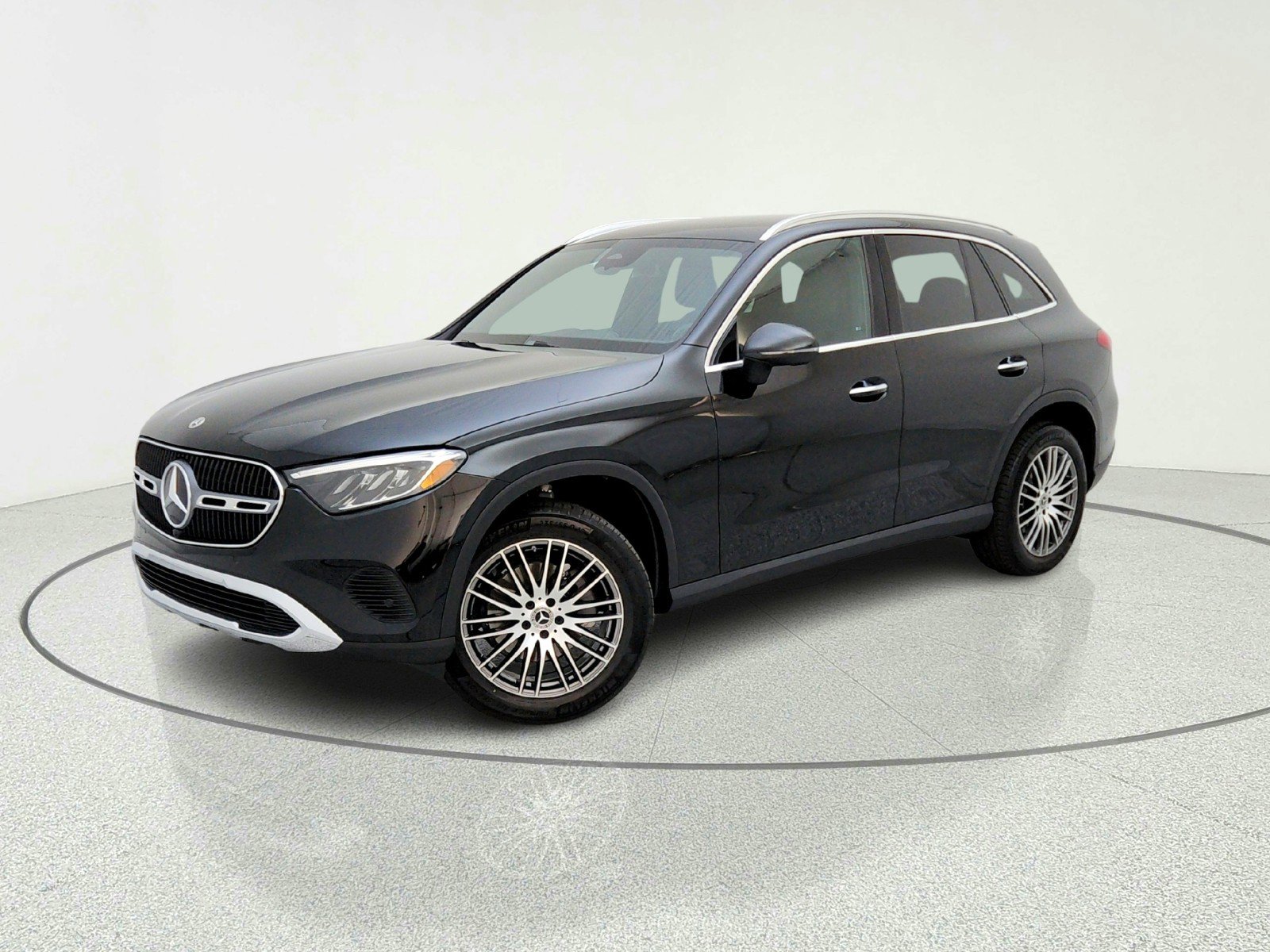 Used 2025 Mercedes-Benz GLC 300 image 1