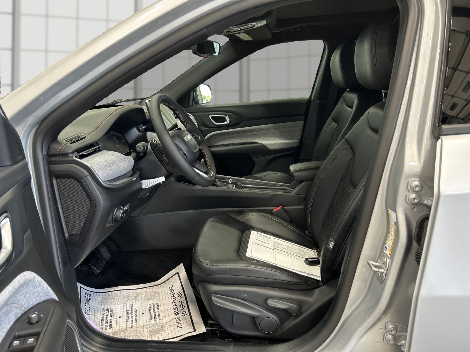New 2026 Jeep Compass Latitude AWD/4WD image 9