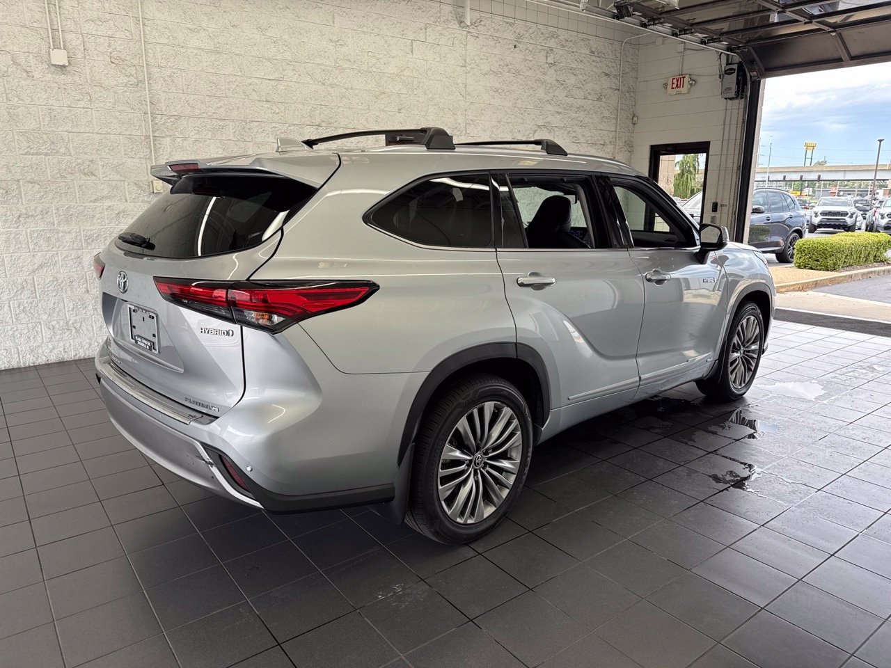 Used 2021 Toyota Highlander Platinum AWD/4WD image 8