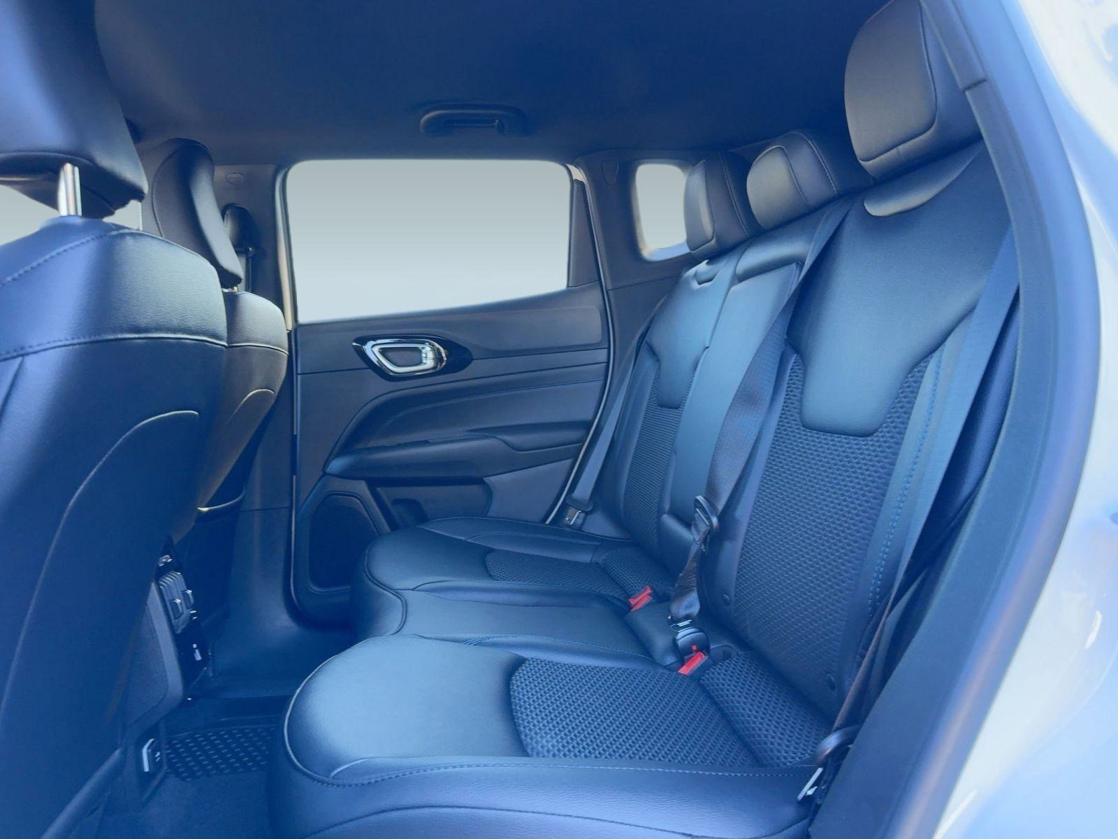 New 2026 Jeep Compass Latitude image 20