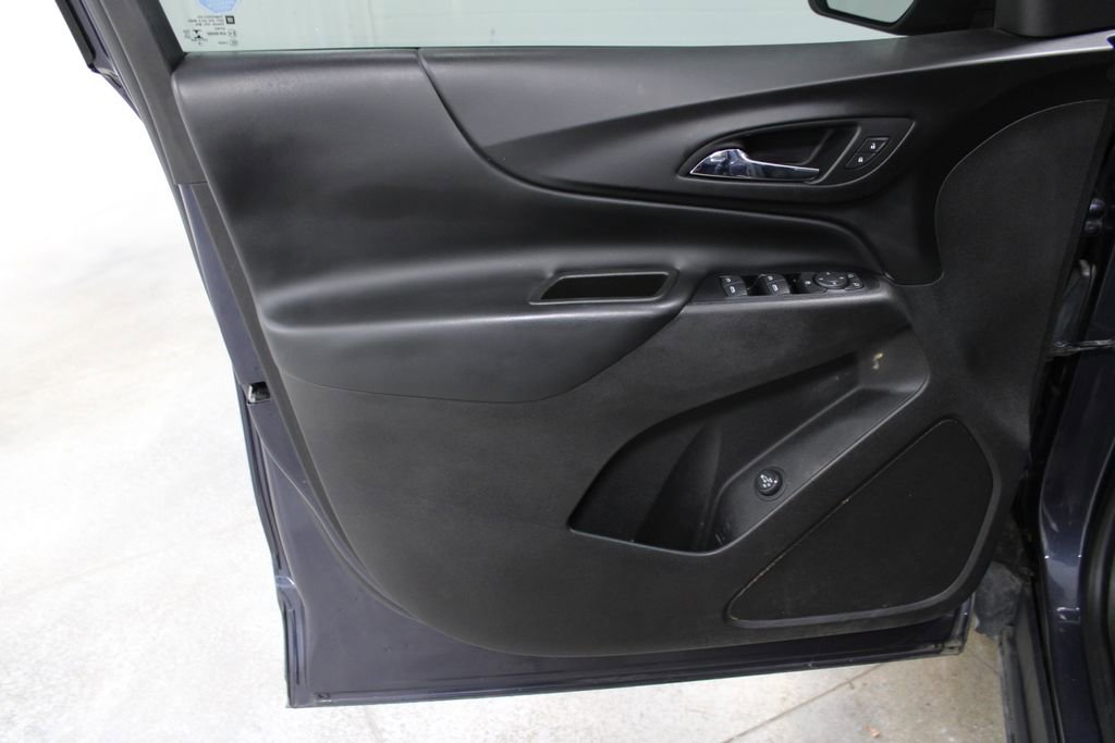 Used 2018 Chevrolet Equinox LT image 16