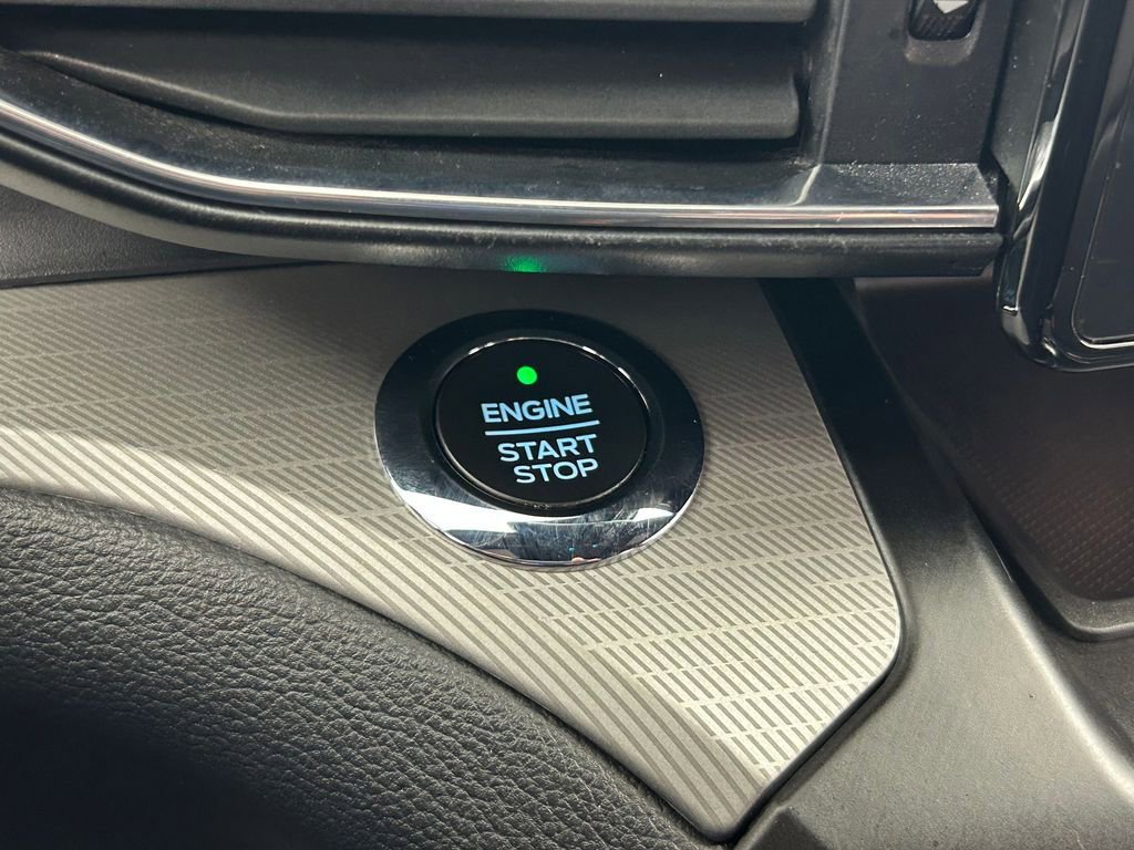 Used 2020 Ford Explorer XLT w/ Equipment Group 202A image 28