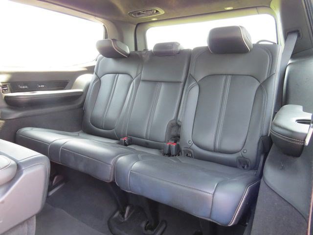 Used 2023 Jeep Grand Wagoneer Series II AWD/4WD image 5