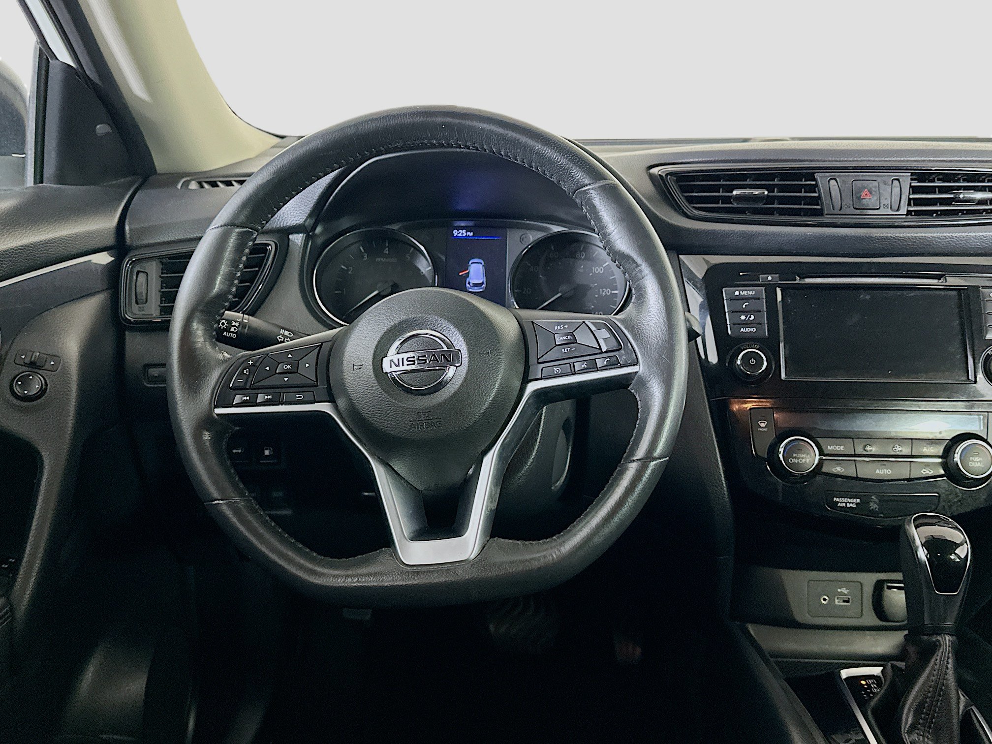 Used 2018 Nissan Rogue SV FWD image 17