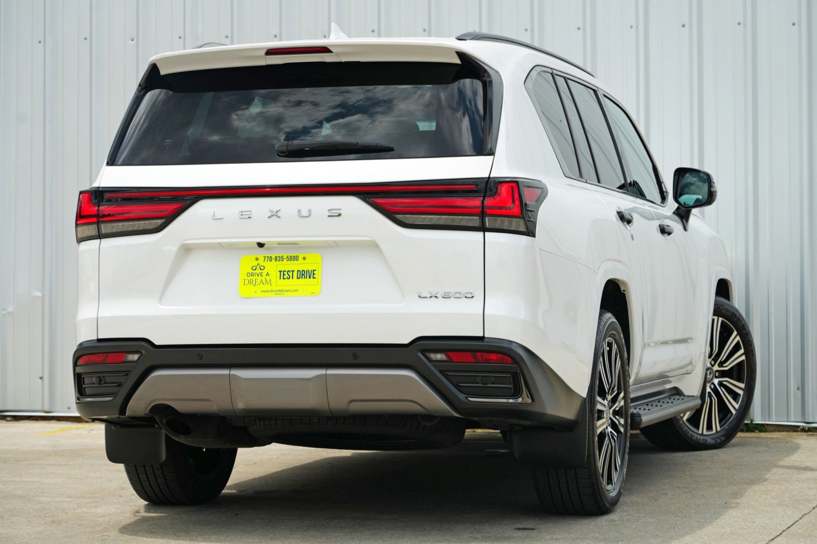 Used 2023 Lexus LX 600 Luxury w/ Appearance Package image 5