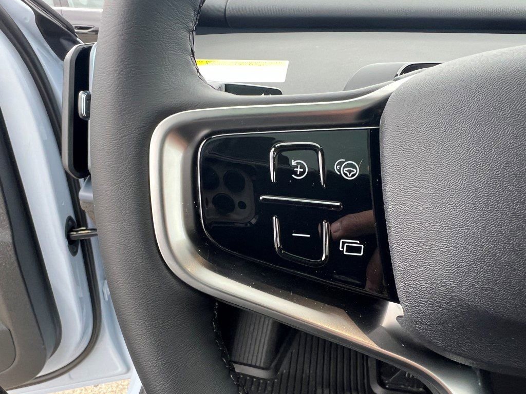 New 2026 Volvo EX30 Plus w/ Protection Package Premier image 18