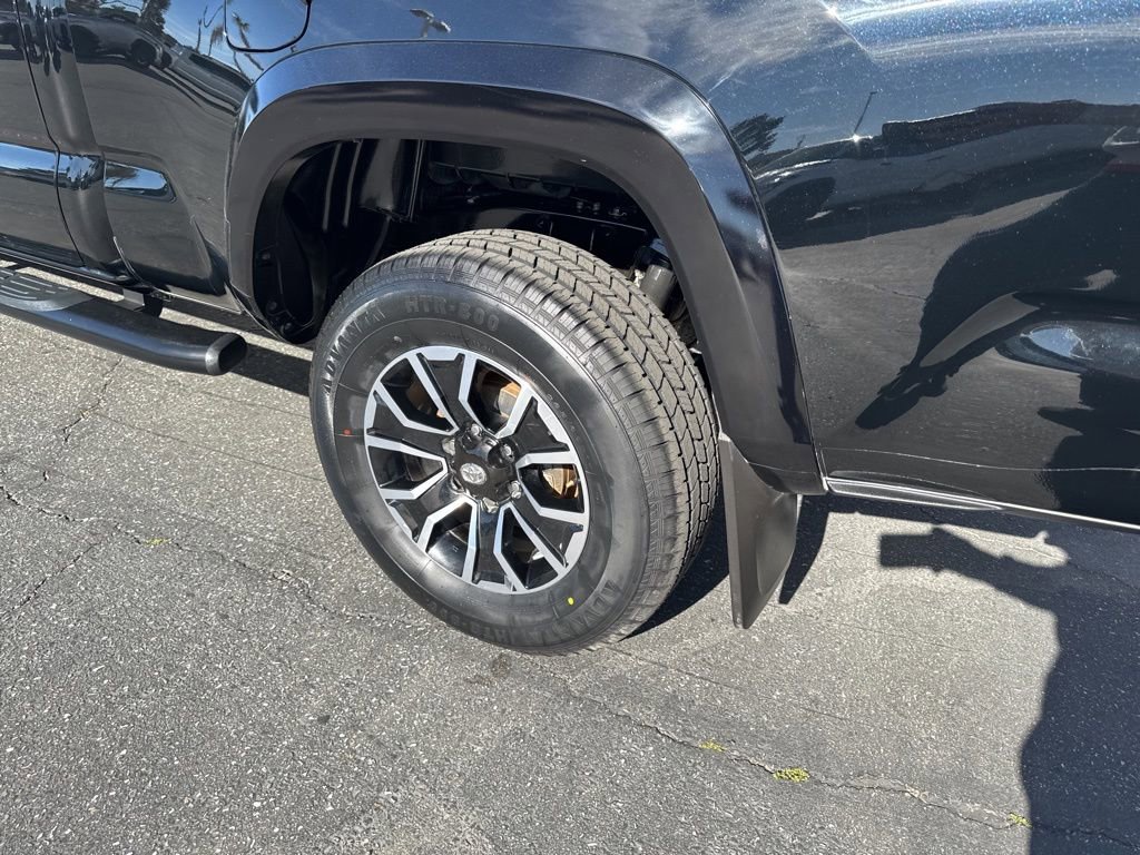 Certified 2022 Toyota Tacoma TRD Sport w/ Technology Package AWD/4WD image 7