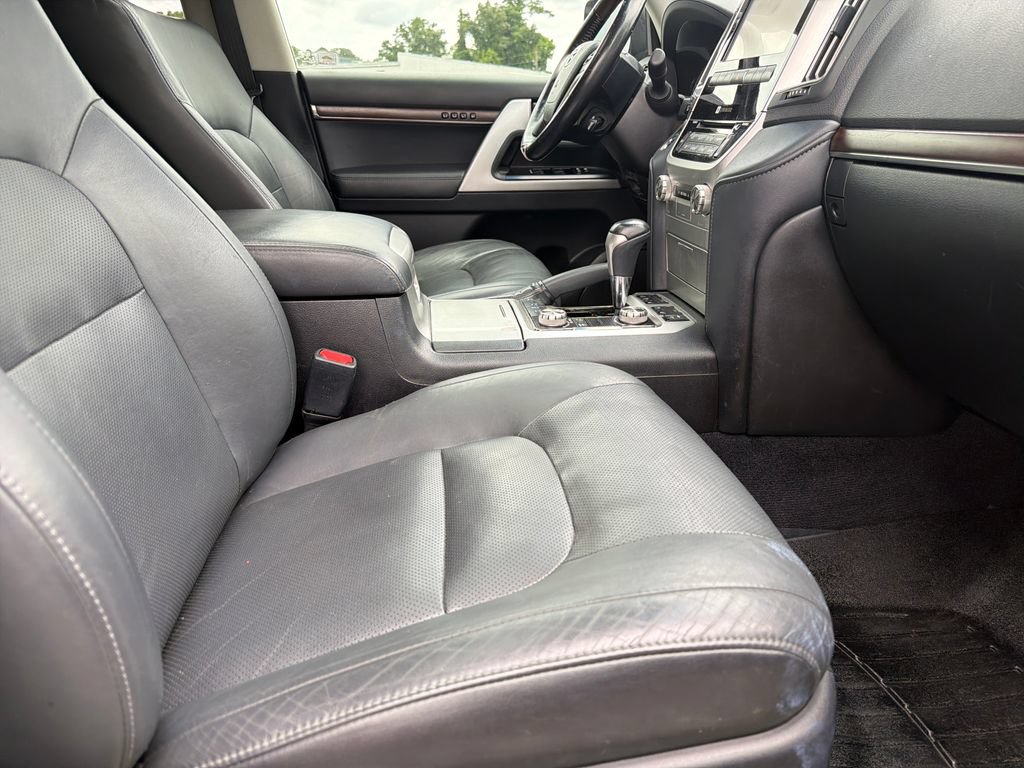 Used 2018 Toyota Land Cruiser AWD/4WD image 45