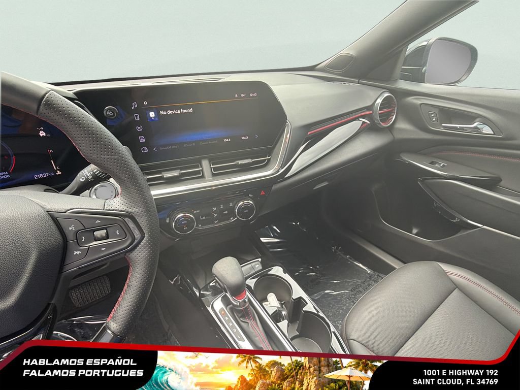 Used 2025 Chevrolet Trax RS w/ Sunroof Package FWD image 20