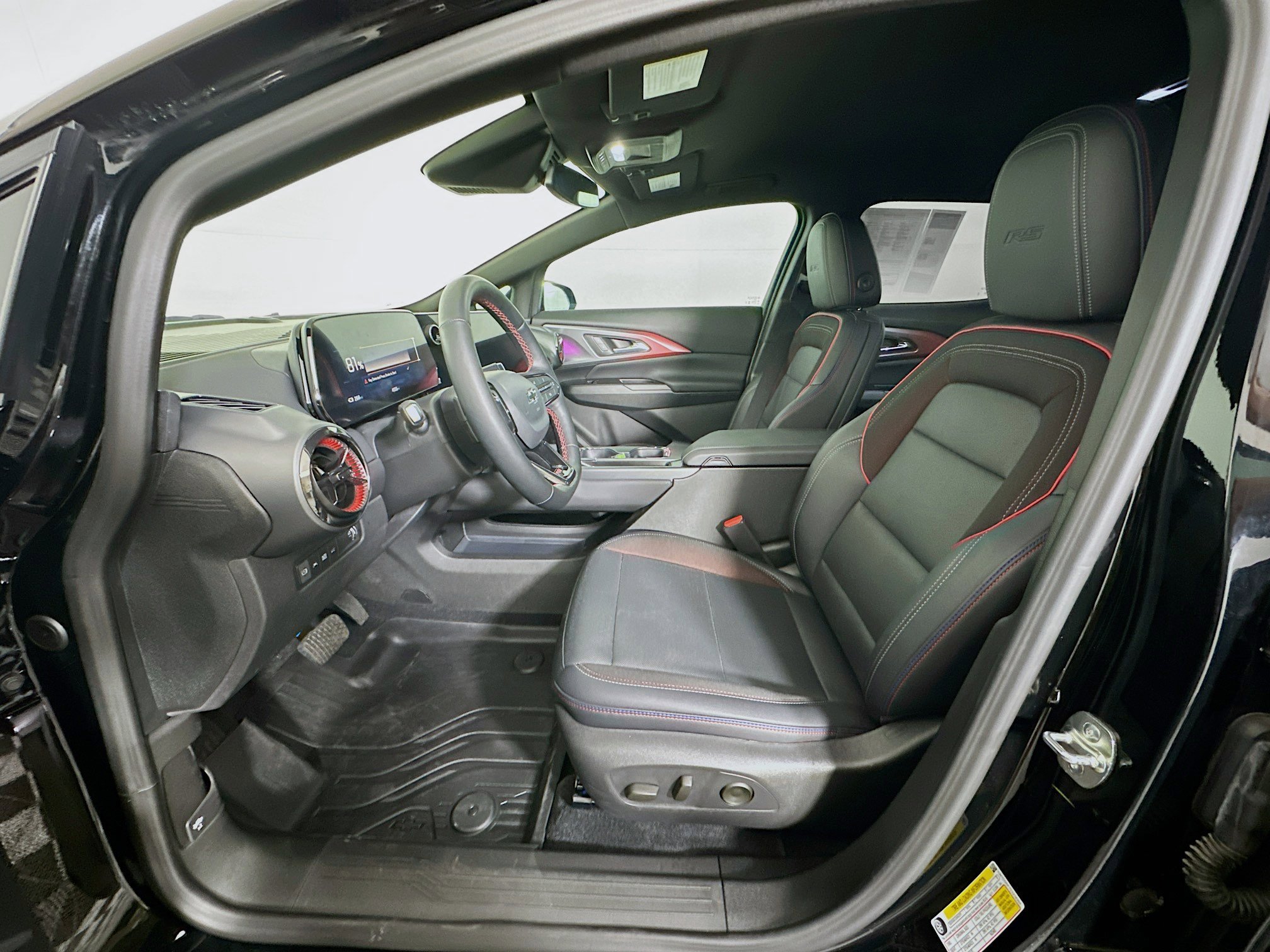 Used 2025 Chevrolet Equinox EV RS image 13