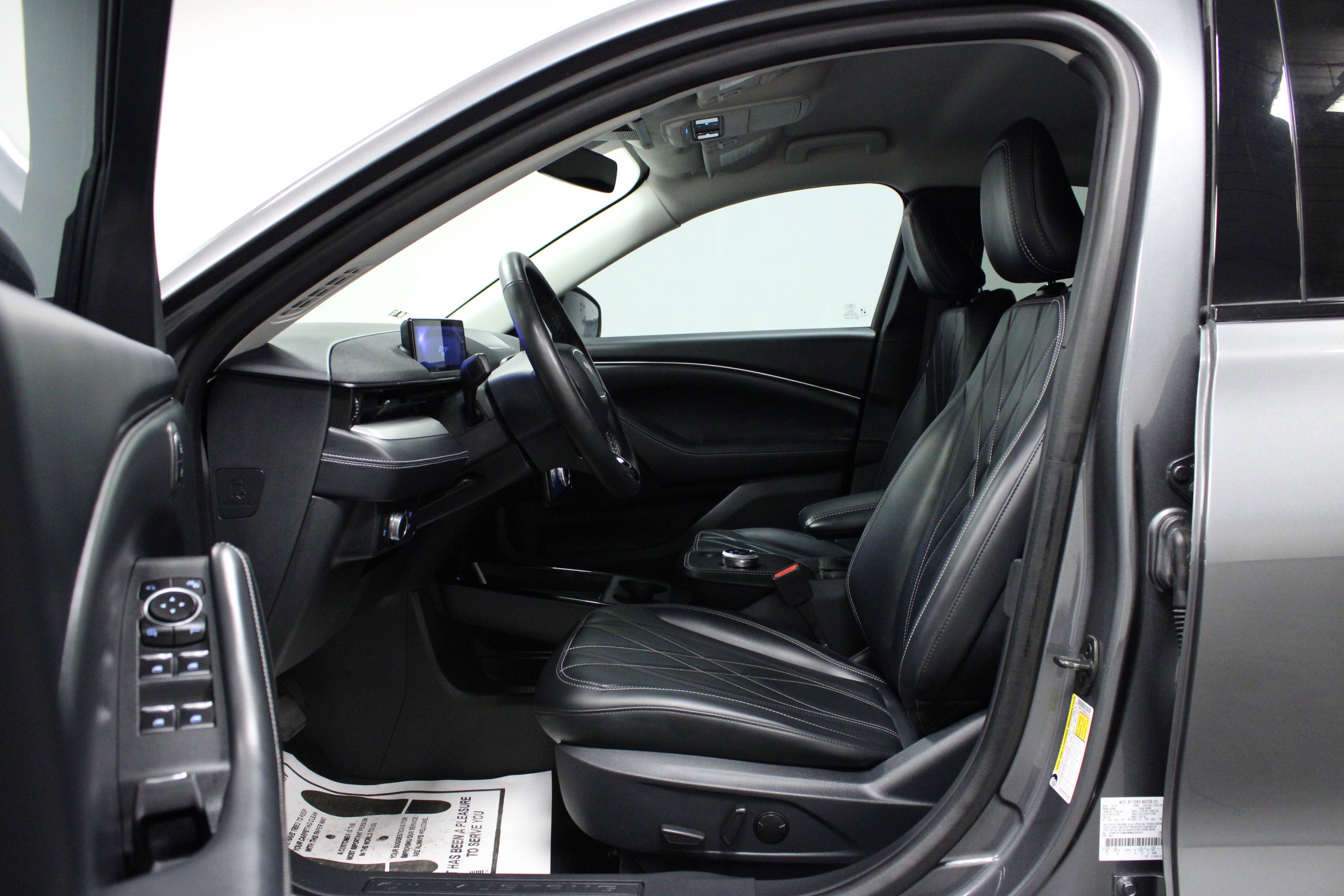 Used 2021 Ford Mustang Mach-E Select image 12