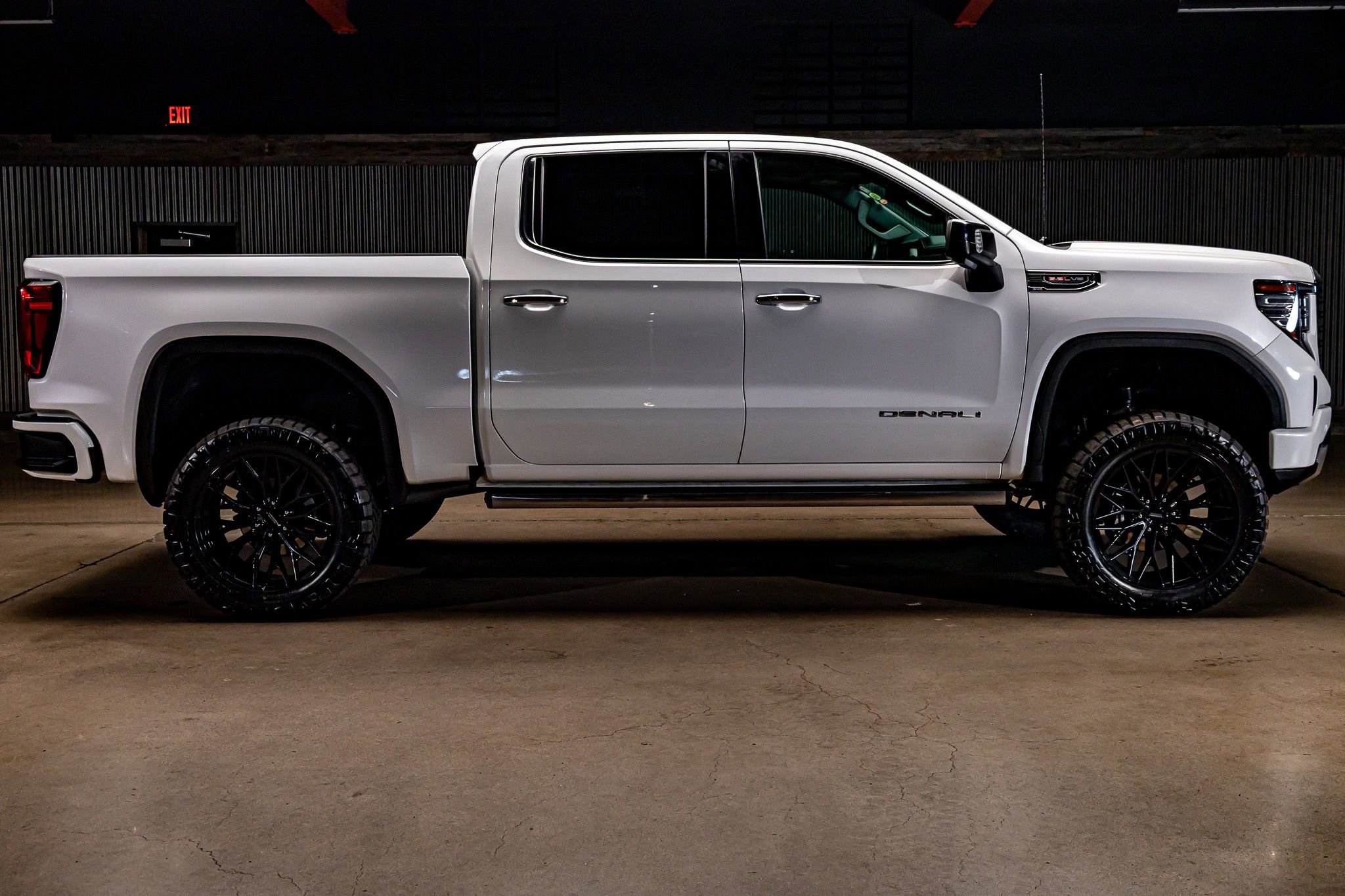 Used 2023 GMC Sierra 1500 Denali w/ Denali Reserve Package image 11