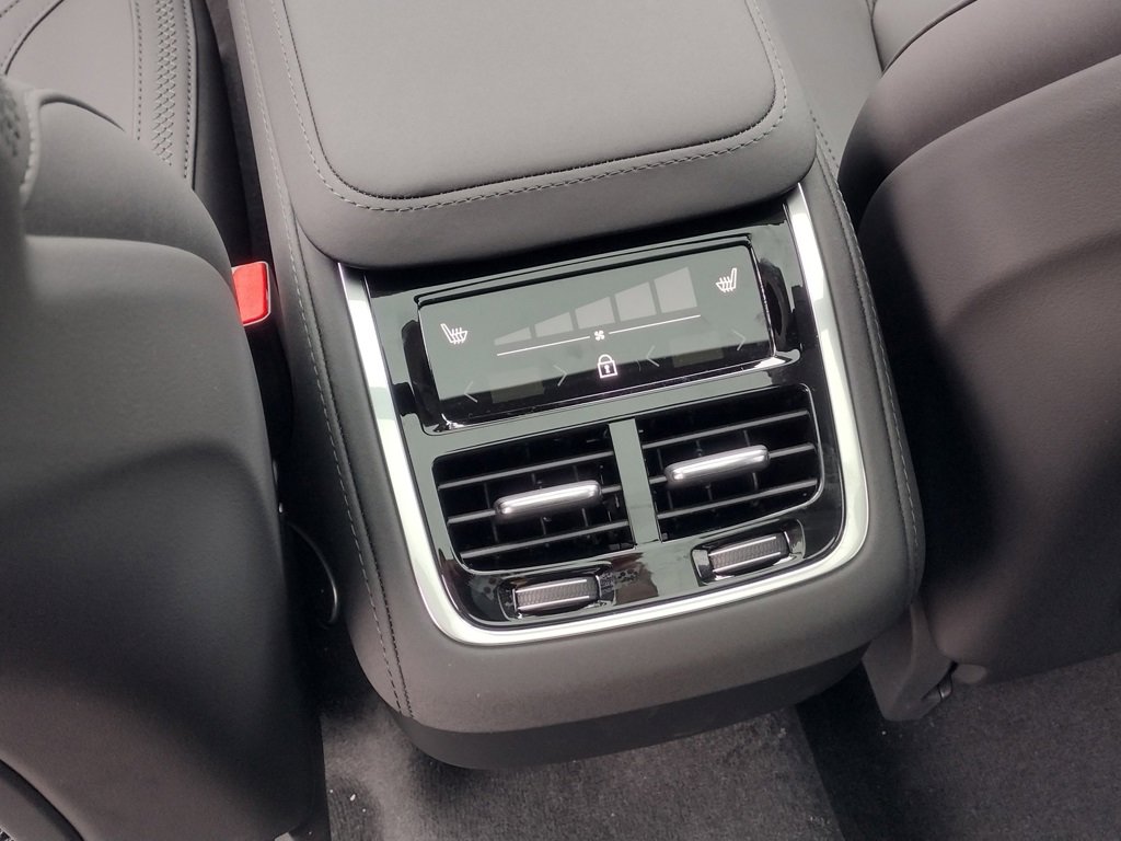 New 2026 Volvo XC90 B6 Plus w/ Protection Package image 20