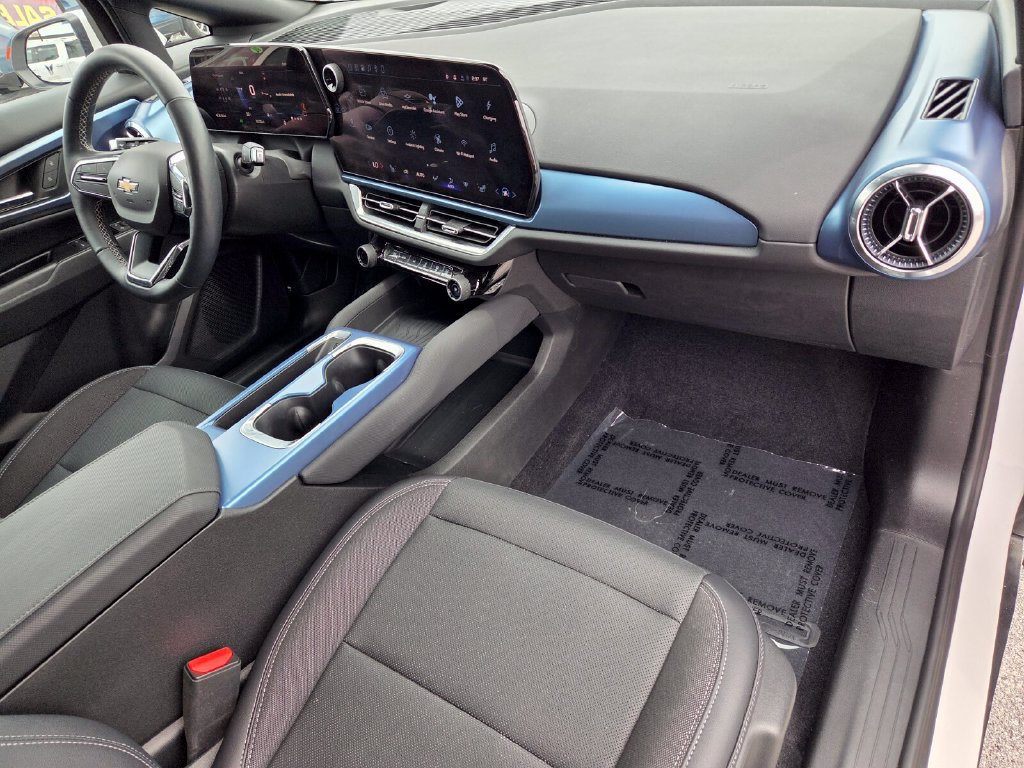 Certified 2024 Chevrolet Equinox EV LT FWD image 17