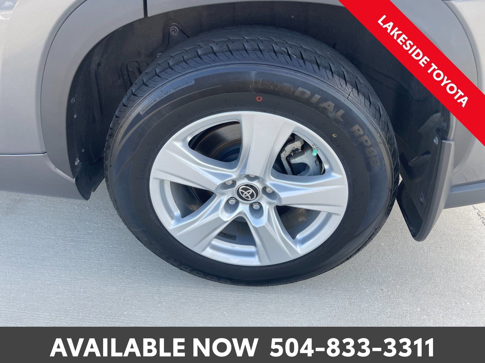 Used 2023 Toyota Highlander LE image 11