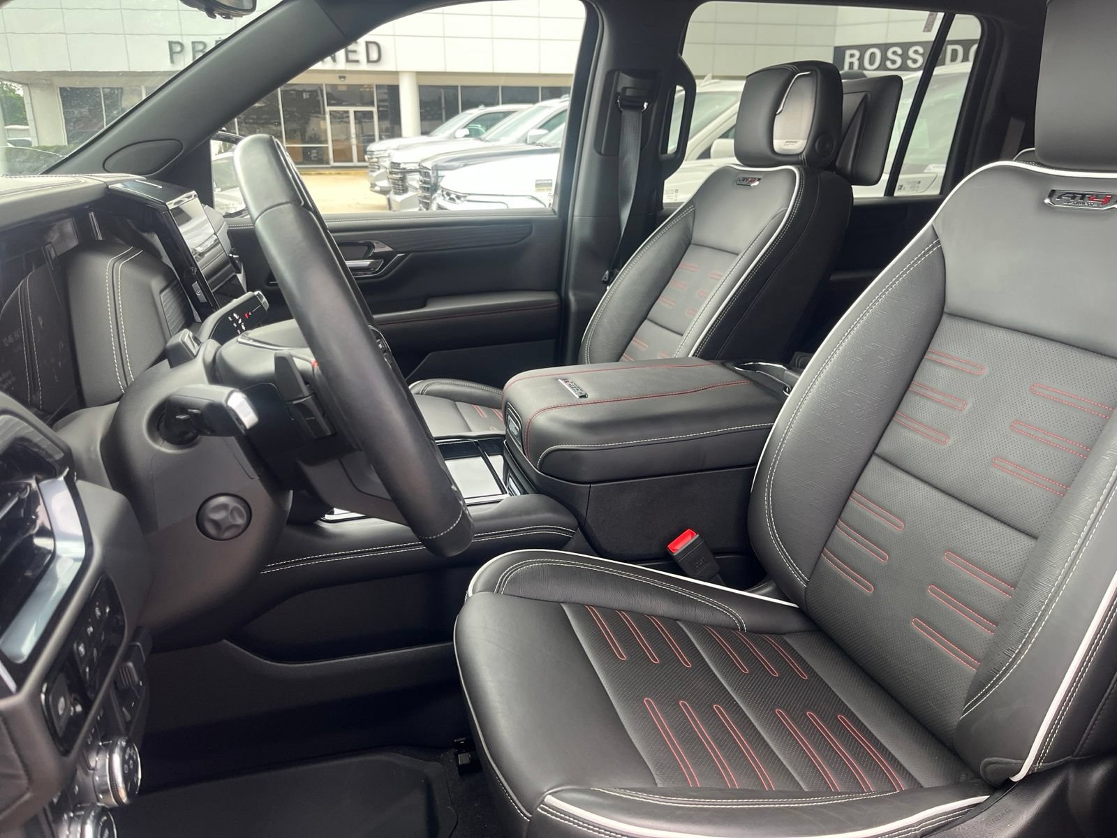 Used 2025 GMC Yukon XL AT4 Ultimate AWD/4WD image 8
