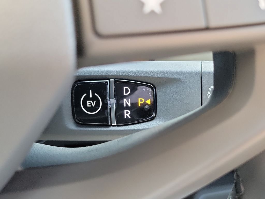 New 2027 Kia EV3 Wind FWD image 31