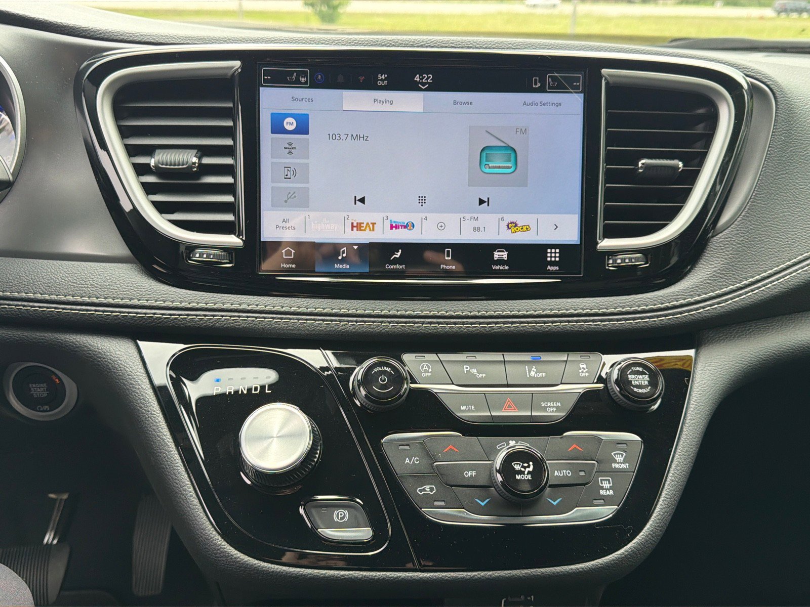 New 2026 Chrysler Pacifica Select w/ S Appearance Package FWD image 28