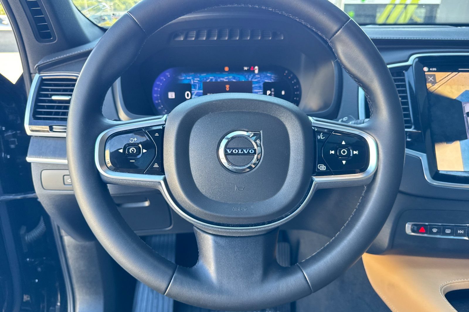 Certified 2024 Volvo XC90 B6 Ultimate AWD/4WD image 27