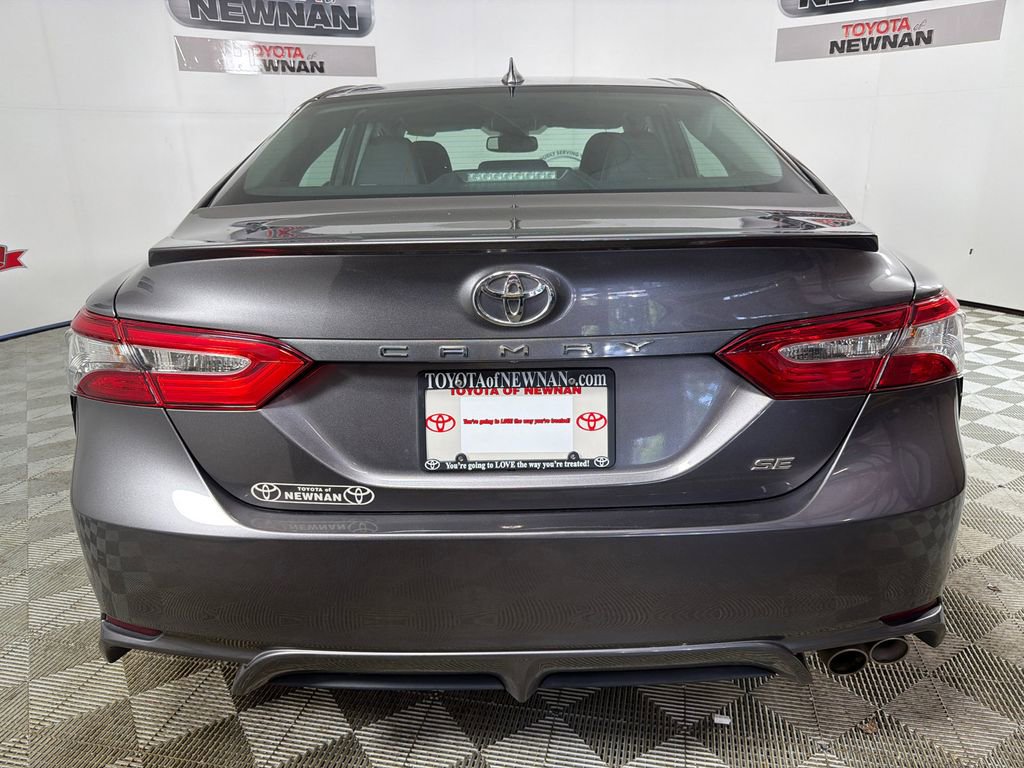 Used 2019 Toyota Camry SE image 4