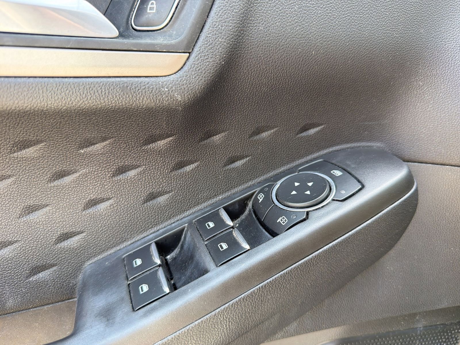 Used 2020 Ford Escape SE AWD/4WD image 20