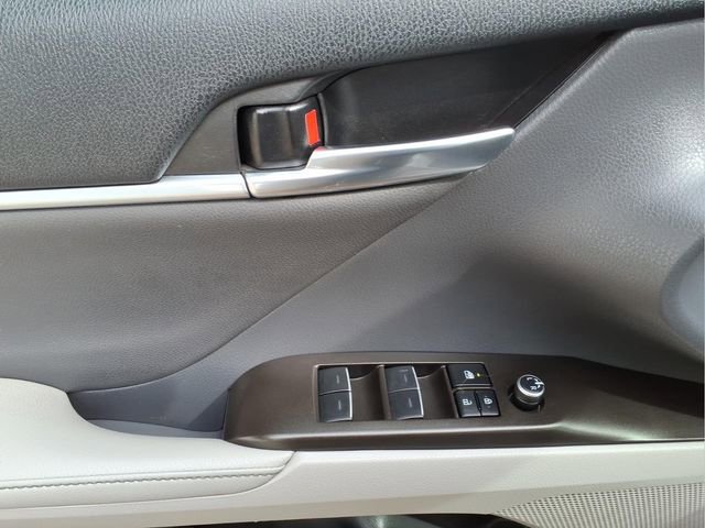 Used 2023 Toyota Camry XLE image 11