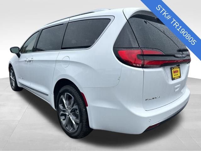 New 2026 Chrysler Pacifica Pinnacle image 5
