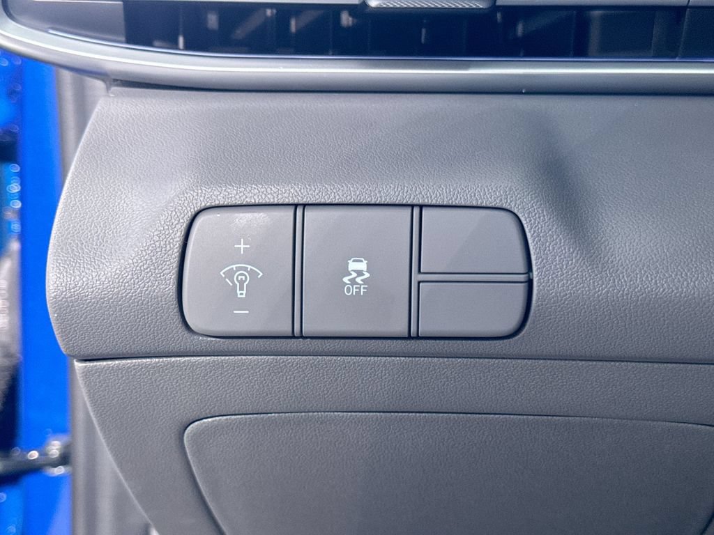 Used 2025 Hyundai Elantra SEL FWD image 16
