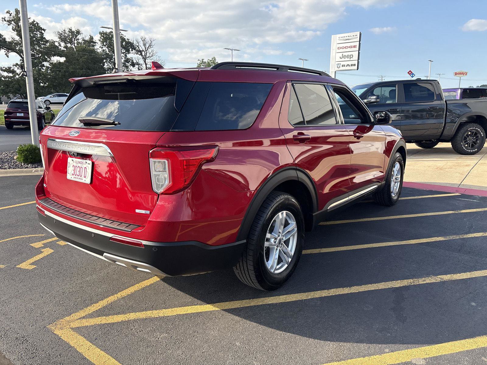 Used 2020 Ford Explorer XLT w/ Equipment Group 202A AWD/4WD image 5