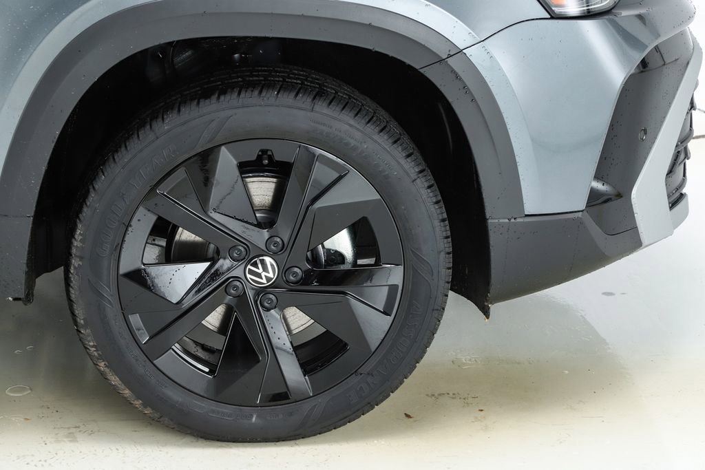 New 2026 Volkswagen Taos SE image 51