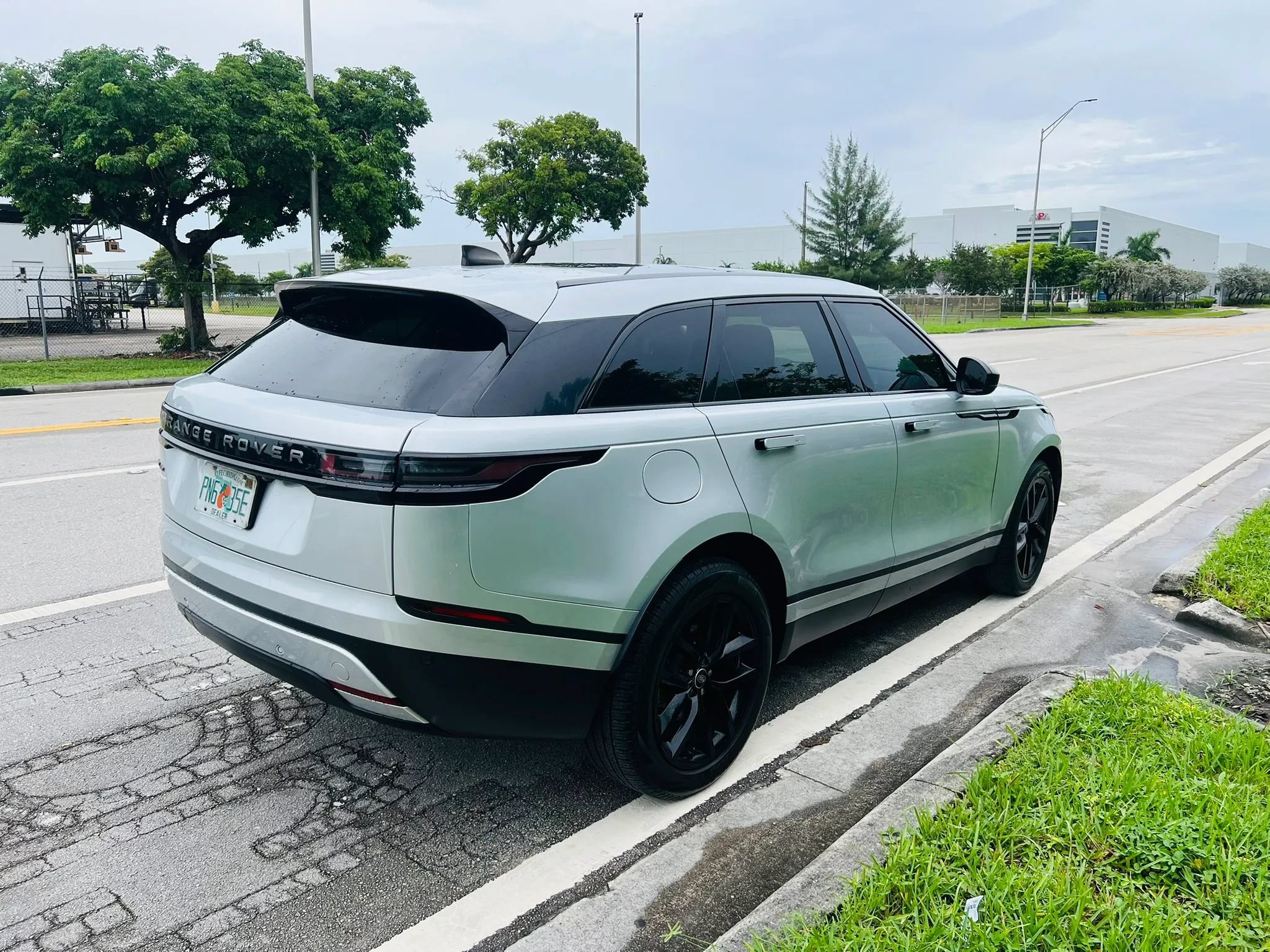 Used 2024 Land Rover Range Rover Velar S AWD/4WD image 5