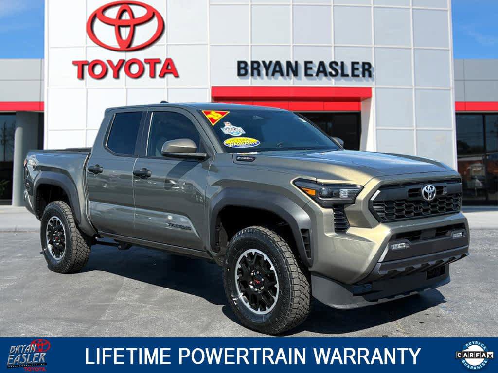 Used 2025 Toyota Tacoma TRD Off-Road AWD/4WD image 1