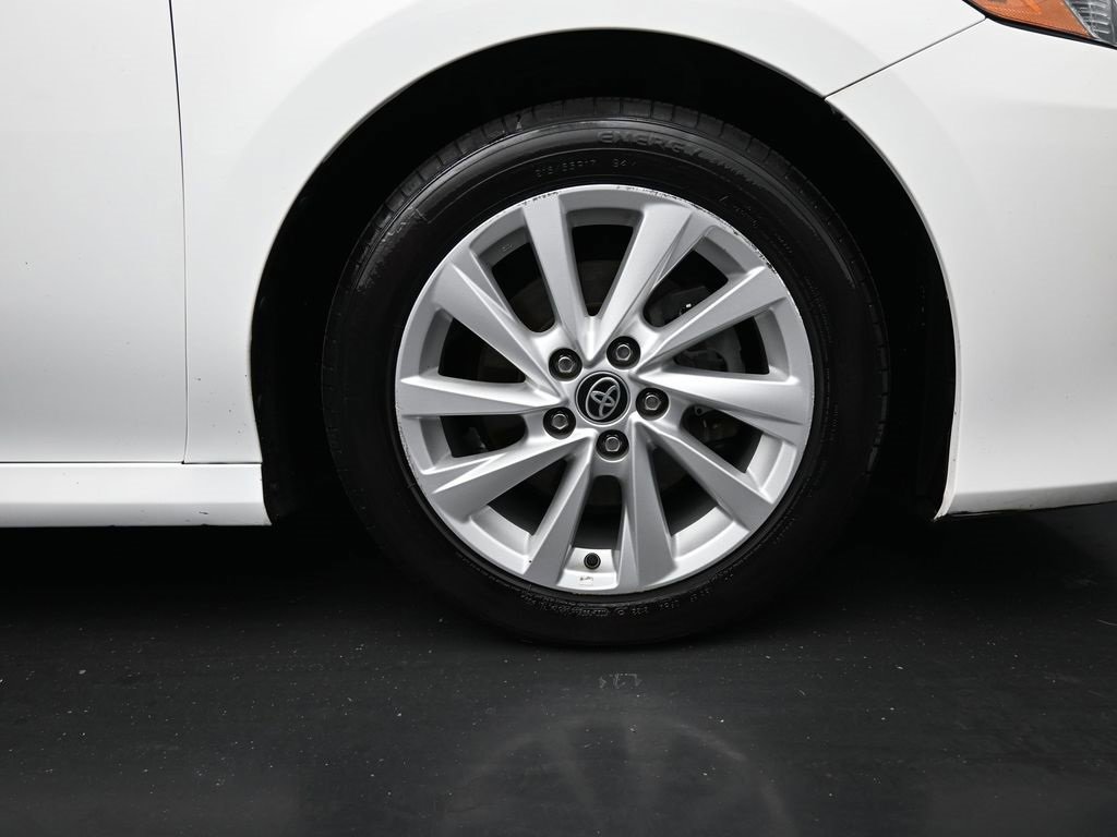Used 2022 Toyota Camry LE image 10
