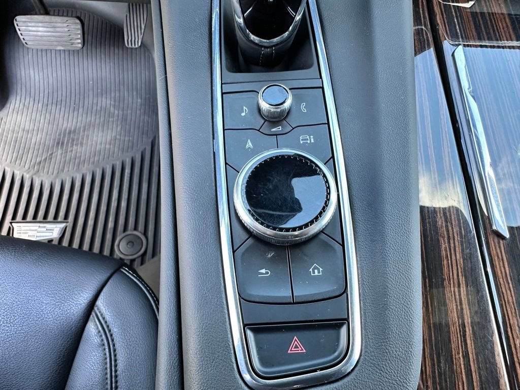 Used 2024 Cadillac Escalade Luxury AWD/4WD image 38