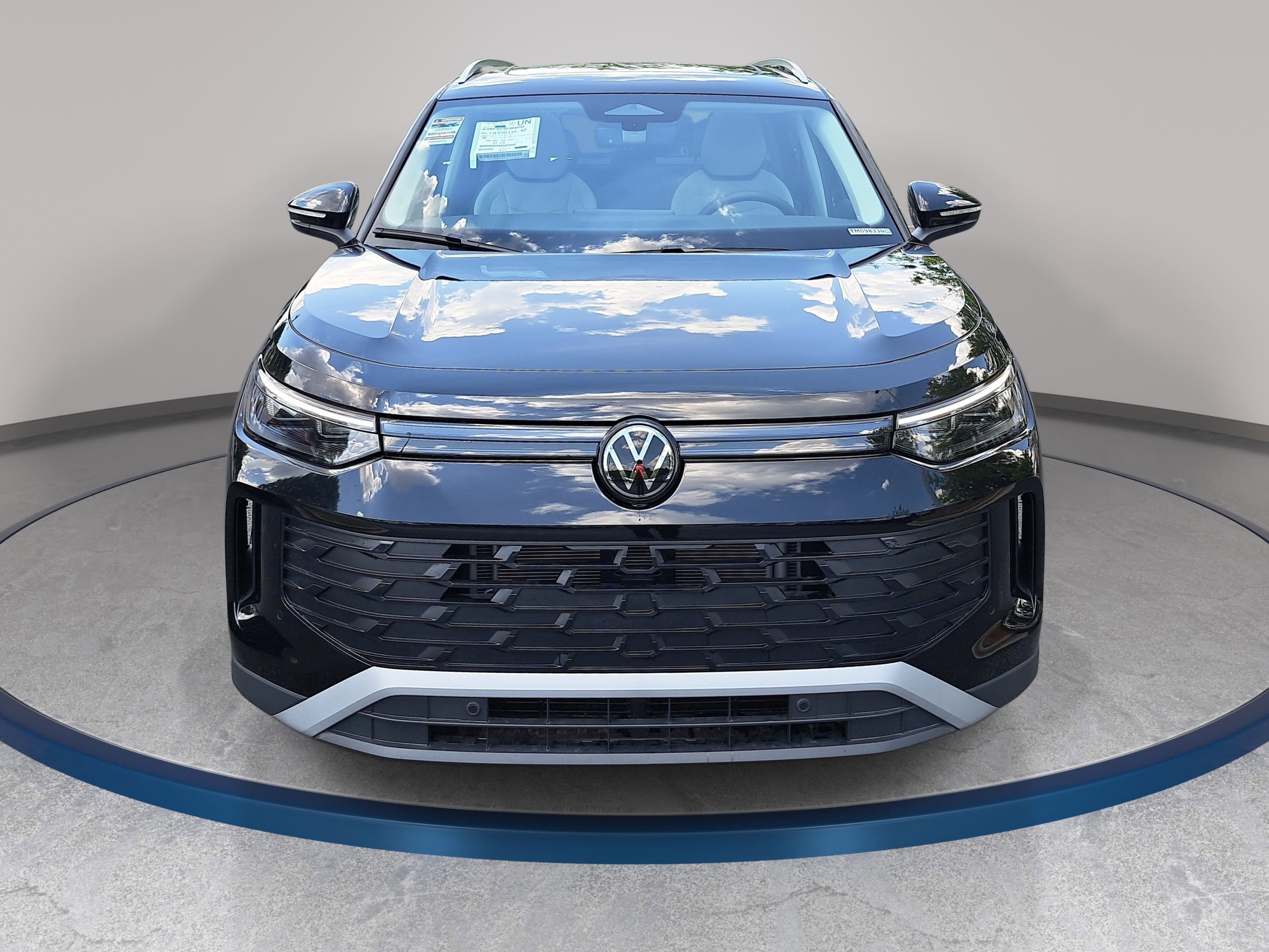New 2026 Volkswagen Tiguan SE AWD/4WD image 2