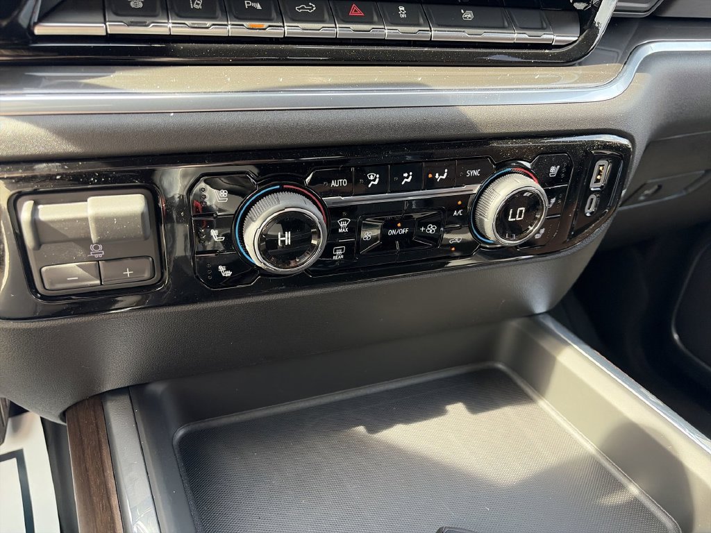 New 2026 Chevrolet Silverado 3500 High Country w/ High Country Premium Package AWD/4WD image 19