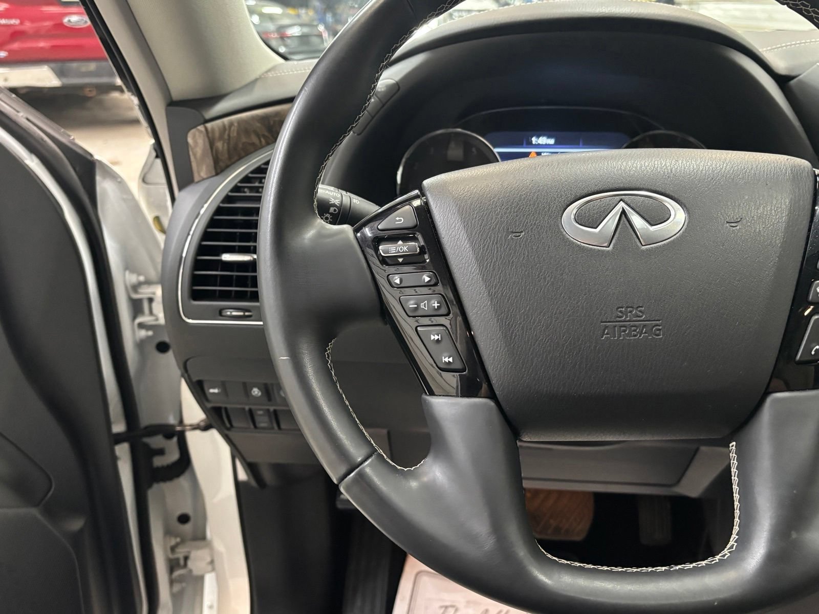Used 2023 INFINITI QX80 Premium Select w/ Cargo Package AWD/4WD image 15