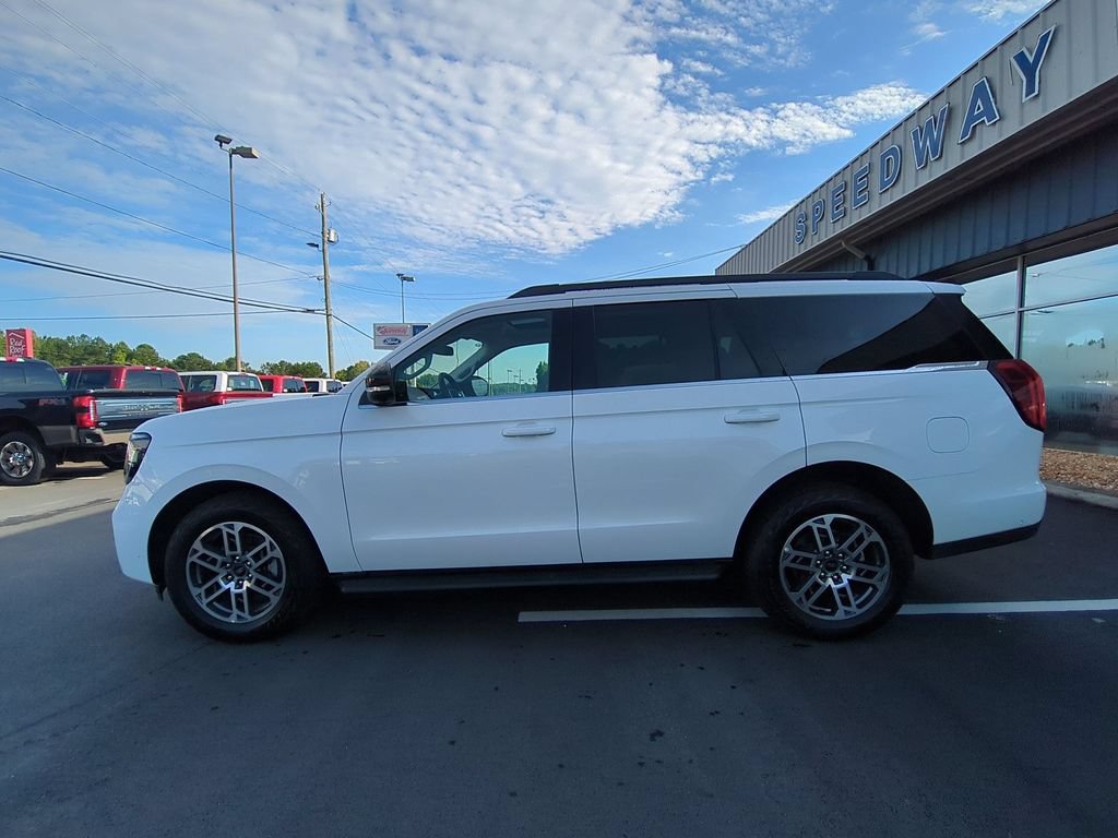 Certified 2025 Ford Expedition Active AWD/4WD image 10