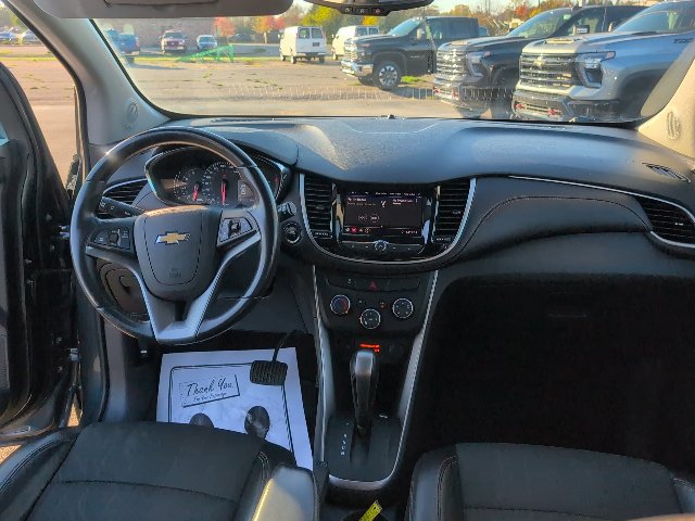 Used 2021 Chevrolet Trax LT w/ LT Convenience Package AWD/4WD image 35
