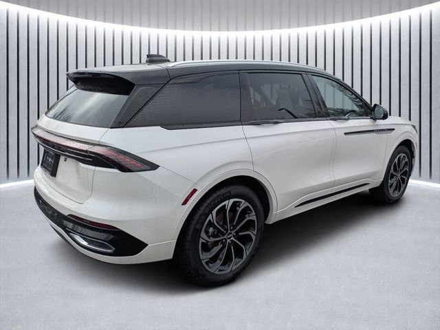 New 2026 Lincoln Nautilus Reserve image 3