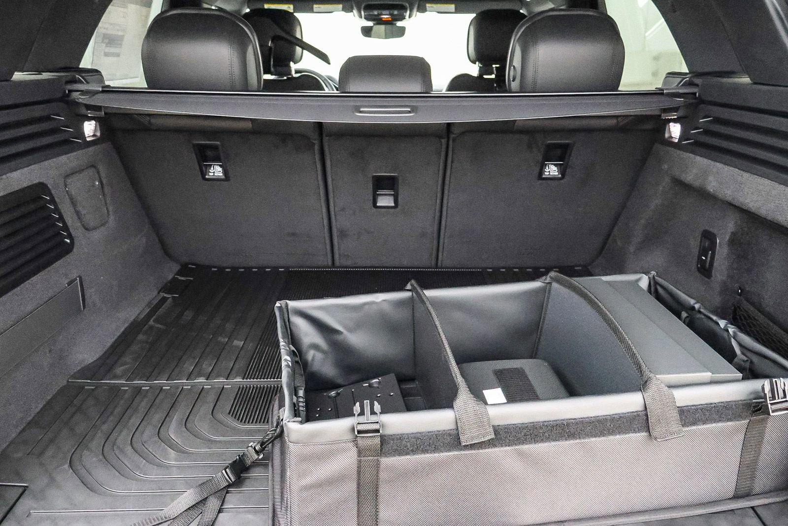 New 2025 Land Rover Range Rover Sport Dynamic SE image 29