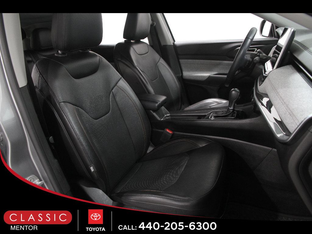 Used 2022 Jeep Compass Latitude w/ Sun and Sound Group AWD/4WD image 17