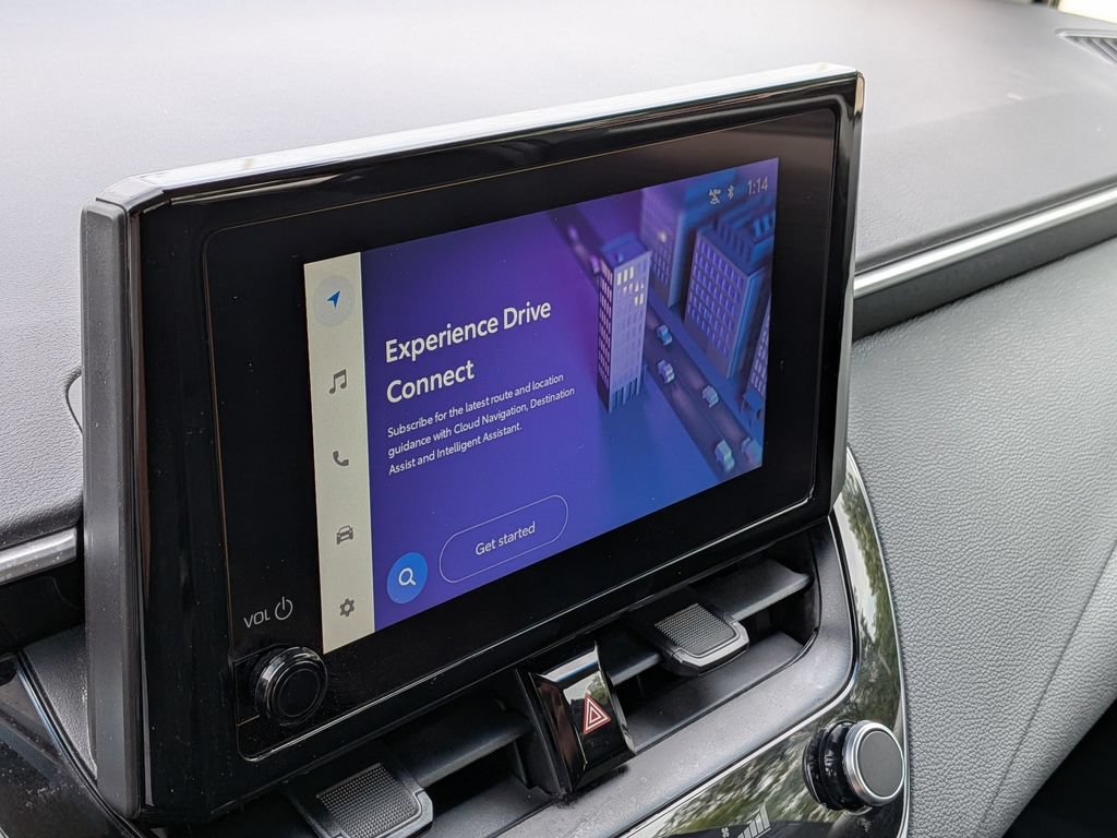 Used 2025 Toyota Corolla LE FWD image 6