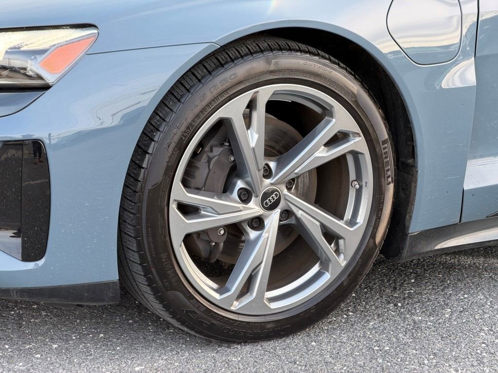 Certified 2023 Audi e-tron GT Premium Plus image 8