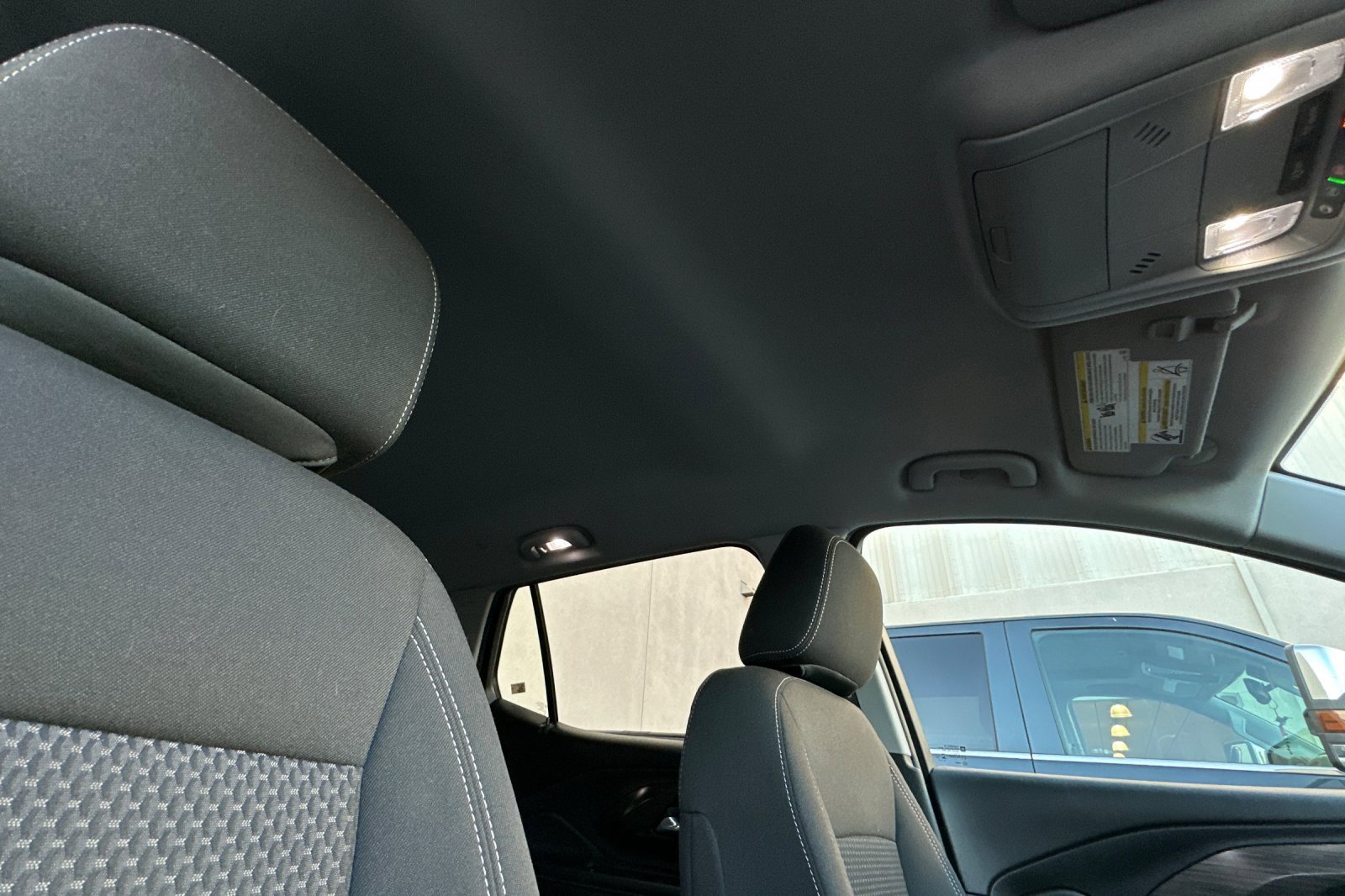 Used 2024 GMC Terrain SLE w/ Elevation Edition image 21