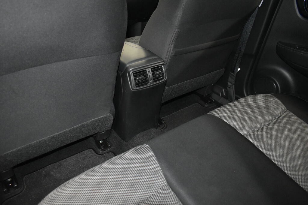 Used 2020 Nissan Rogue Sport SV w/ All-Weather Package image 18