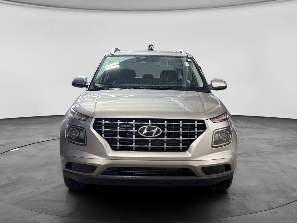 Used 2023 Hyundai Venue SEL FWD image 9